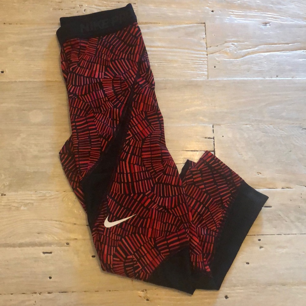 Nike pro Dri-fit Capri red leggings size small